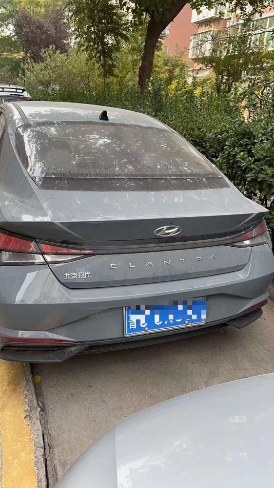 济宁22年现代伊兰特6