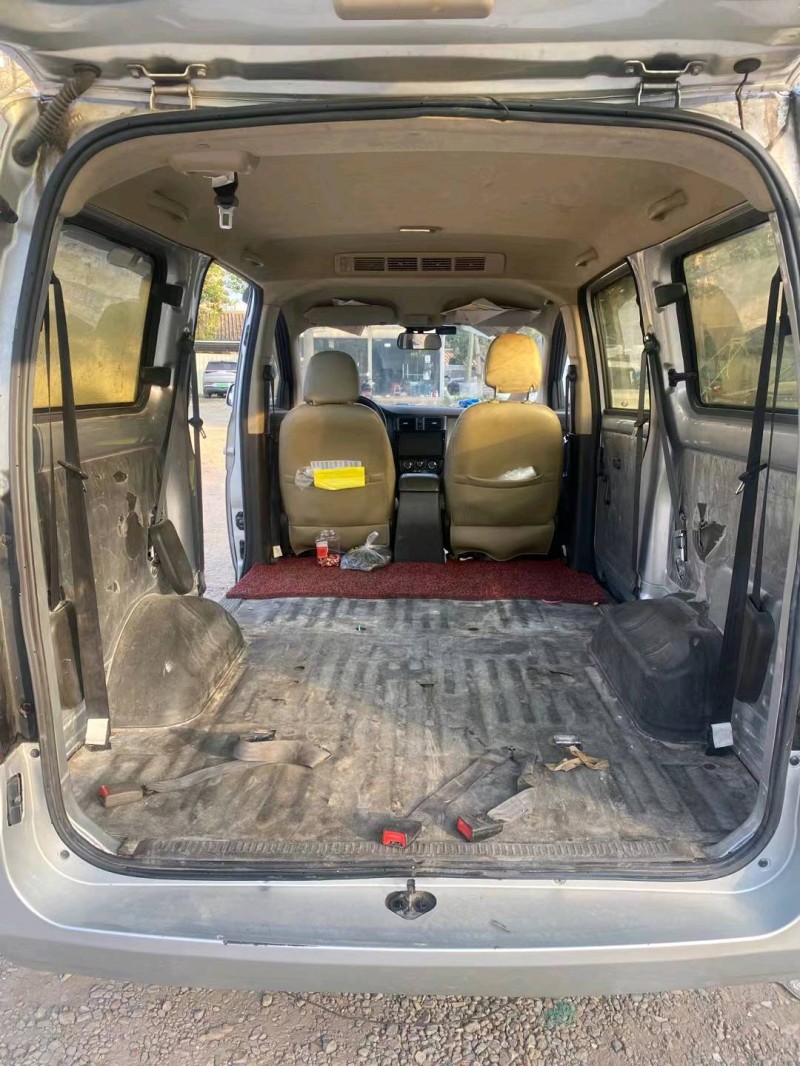 广州17年五菱汽车荣光V6