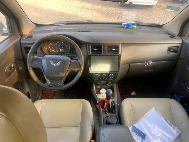 广州17年五菱汽车荣光V7