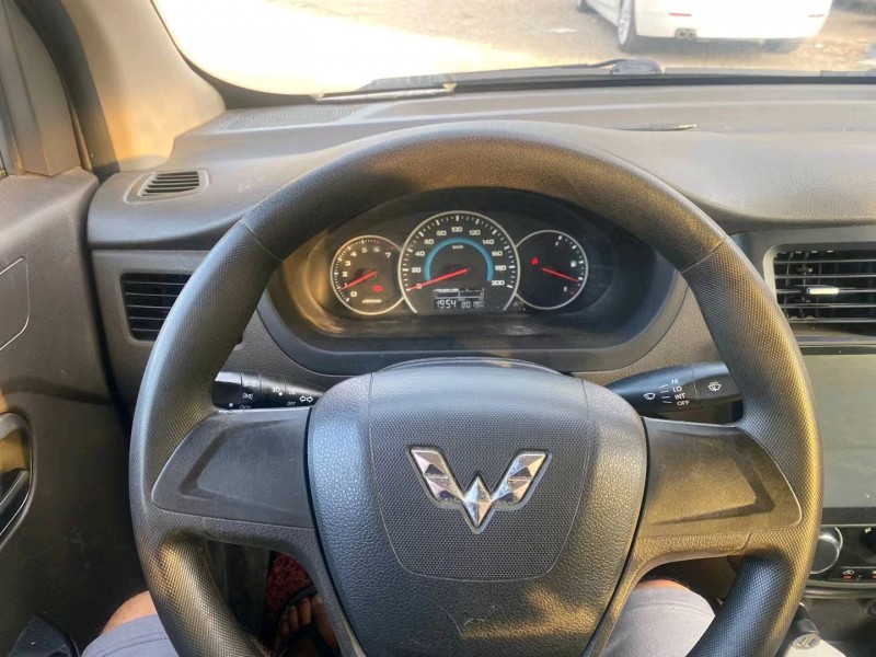 广州17年五菱汽车荣光V8