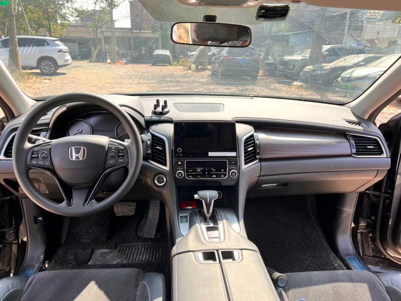 广州19年本田冠道8