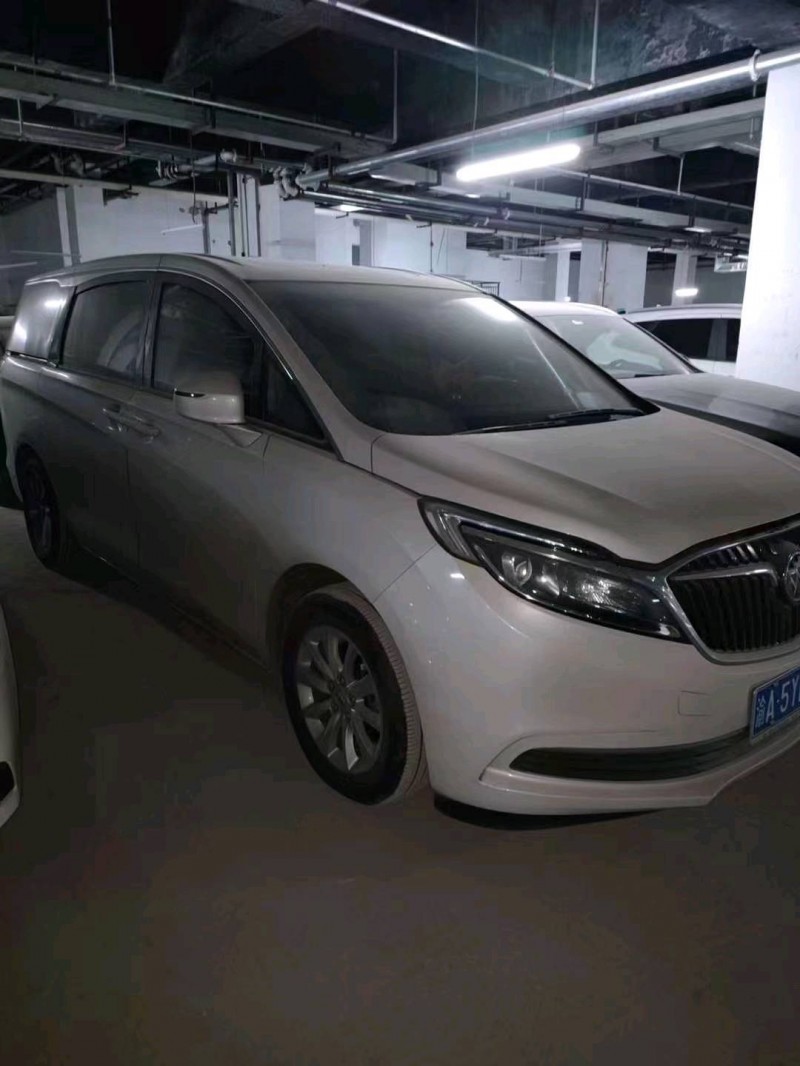 重庆19年别克GL84