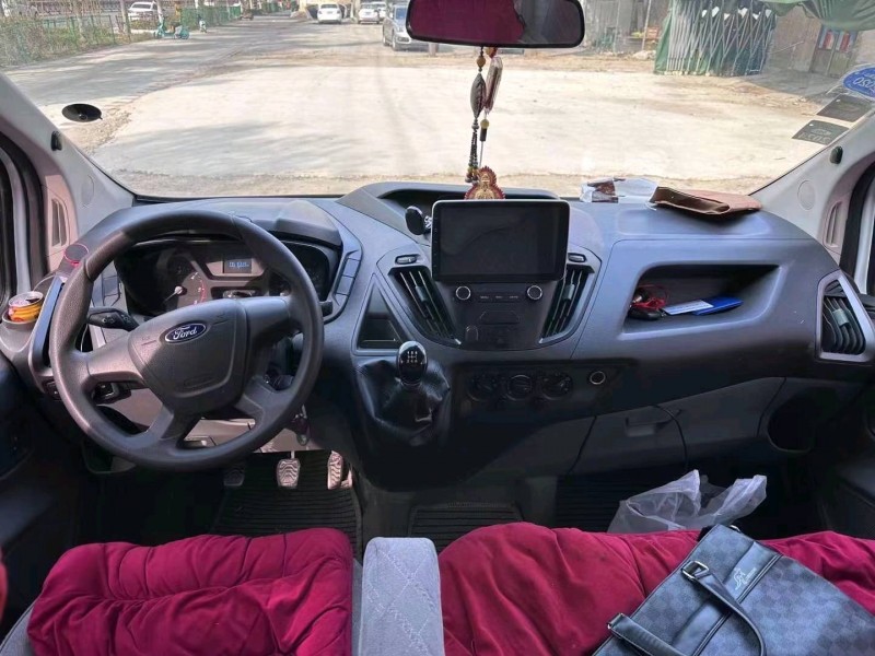 东营17年福特全顺7