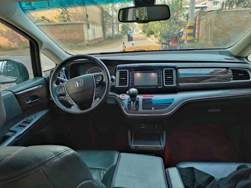 东营17年本田艾力绅1