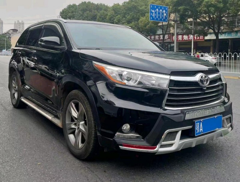 济南17年丰田汉兰达3