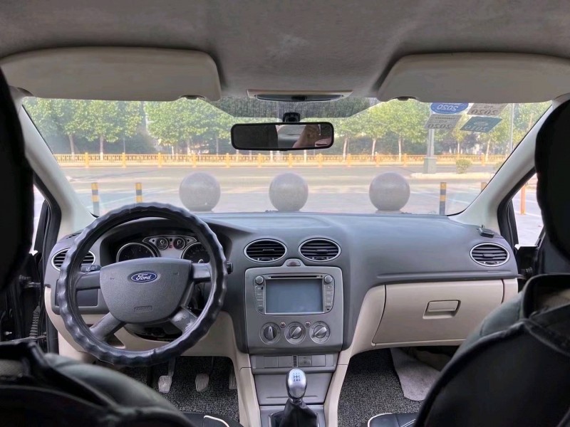 枣庄09年福特福克斯6