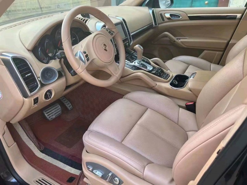 济南14年保时捷卡宴4