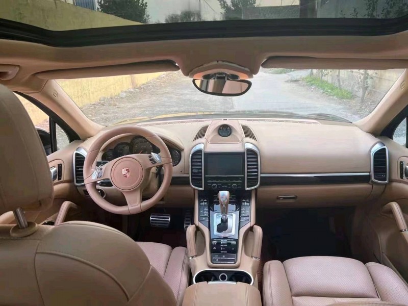 济南14年保时捷卡宴5