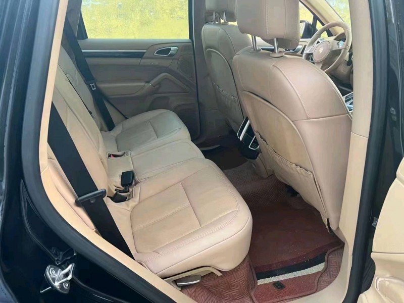 济南14年保时捷卡宴6