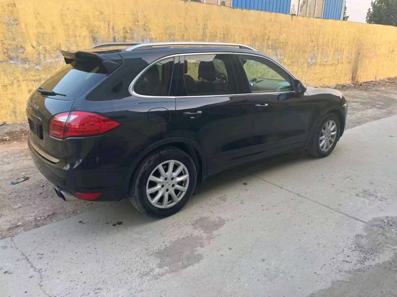 济南14年保时捷卡宴7