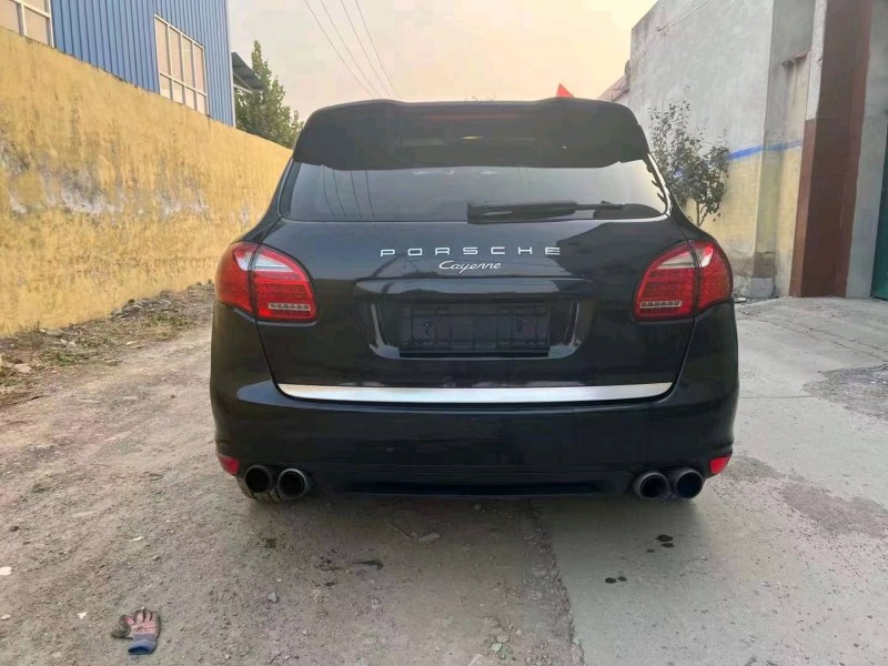 济南14年保时捷卡宴9