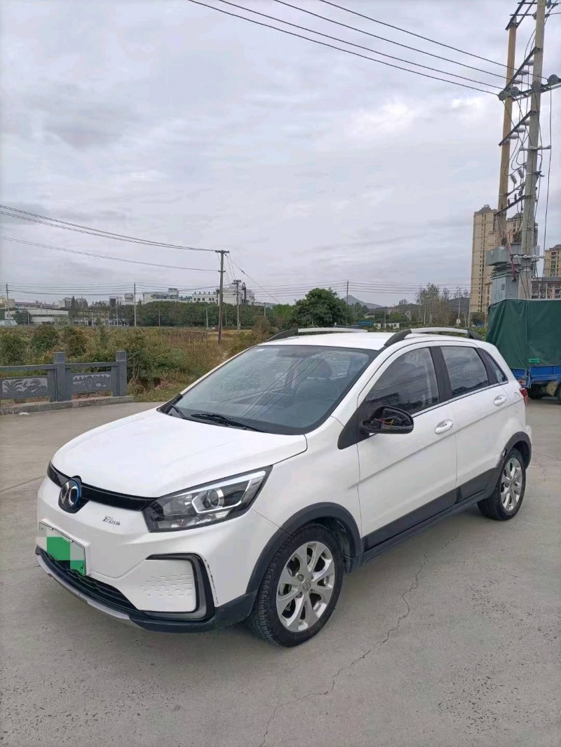 济南21年北汽新能源EU系列8