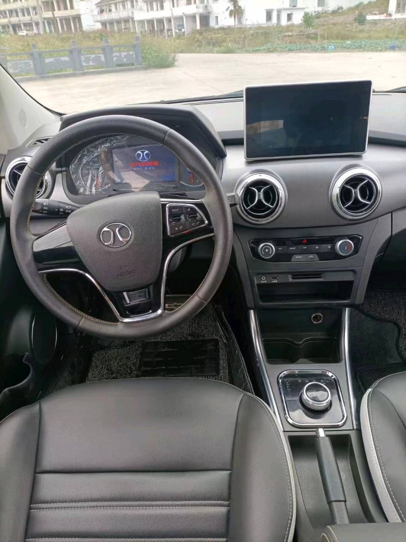 济南21年北汽新能源EU系列6