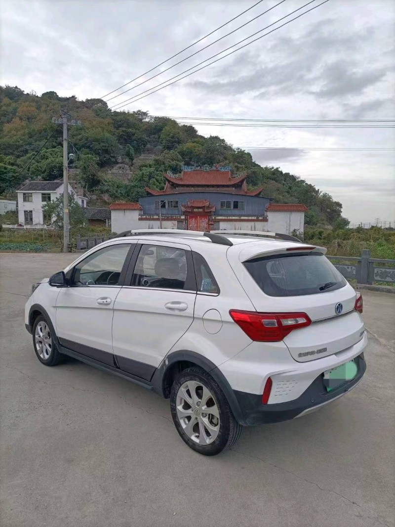 济南21年北汽新能源EU系列3