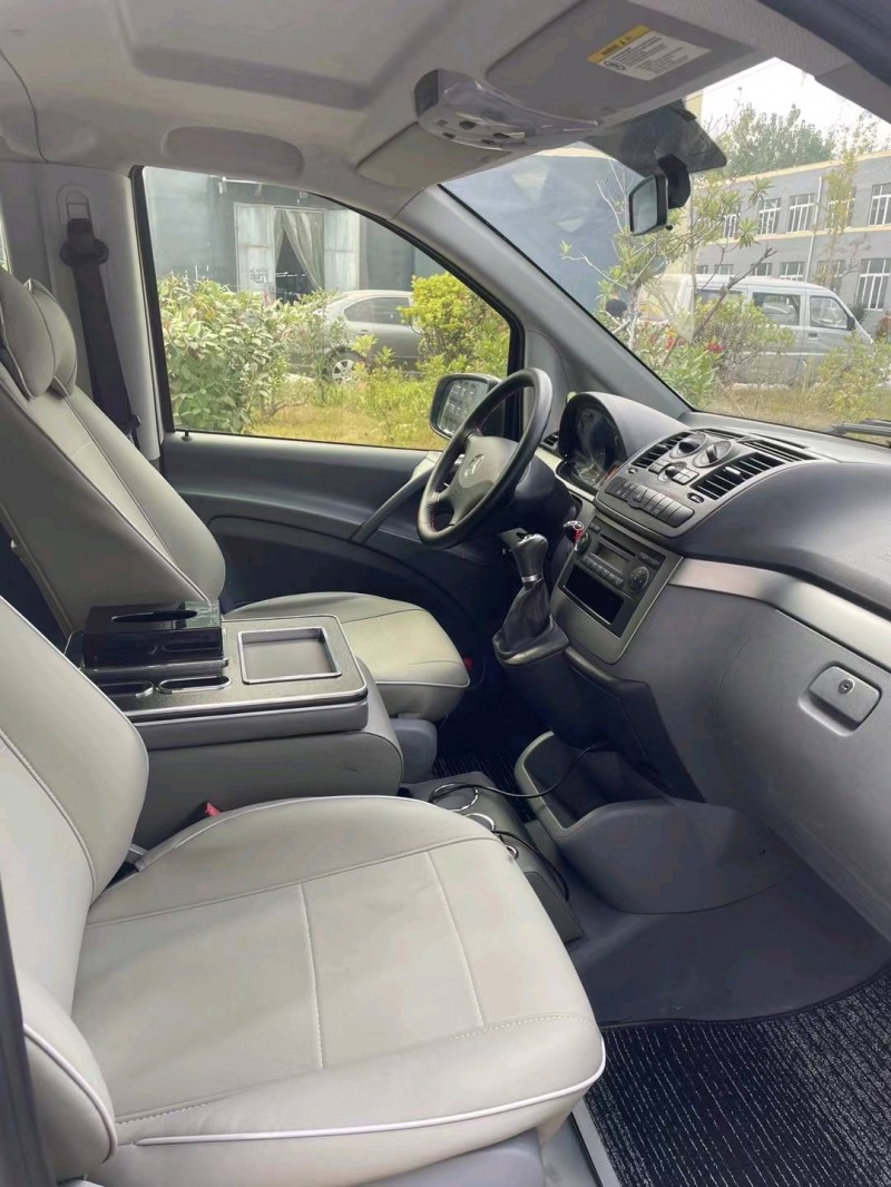 徐州12年奔驰威霆4