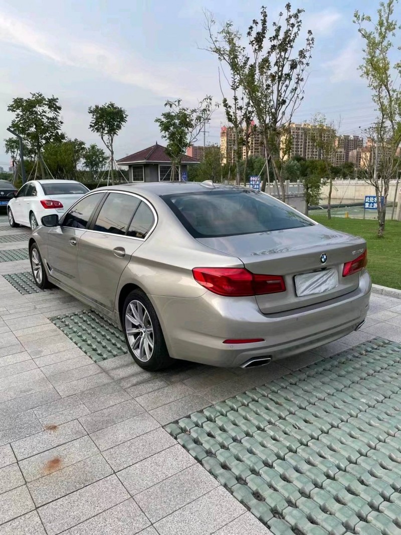 徐州17年宝马5系3
