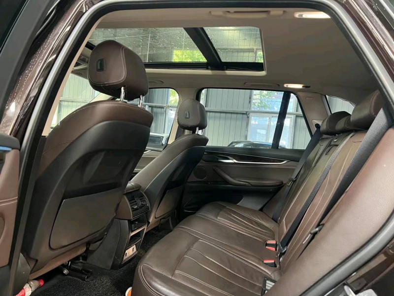 济宁16年宝马X56