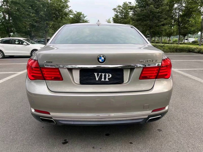 济宁12年宝马7系9