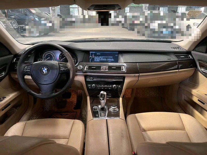 济宁10年宝马7系4