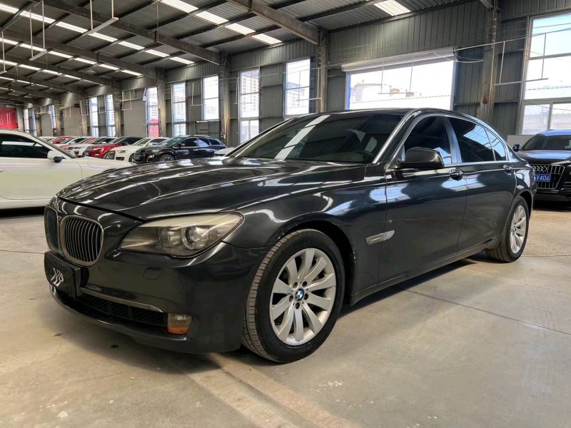 济宁10年宝马7系3