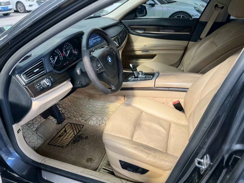 济宁10年宝马7系5