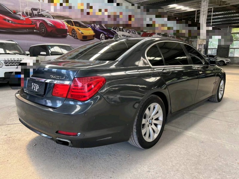 济宁10年宝马7系7