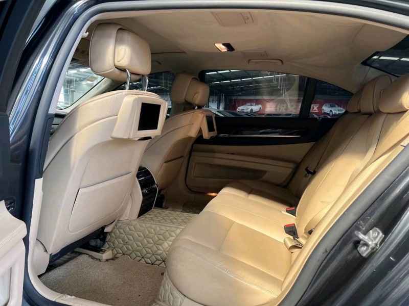 济宁10年宝马7系6