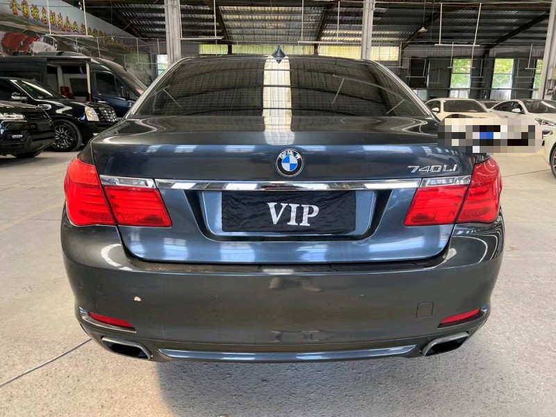 济宁10年宝马7系9