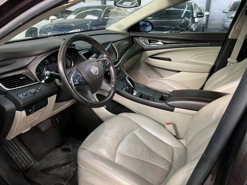 枣庄17年别克君越8