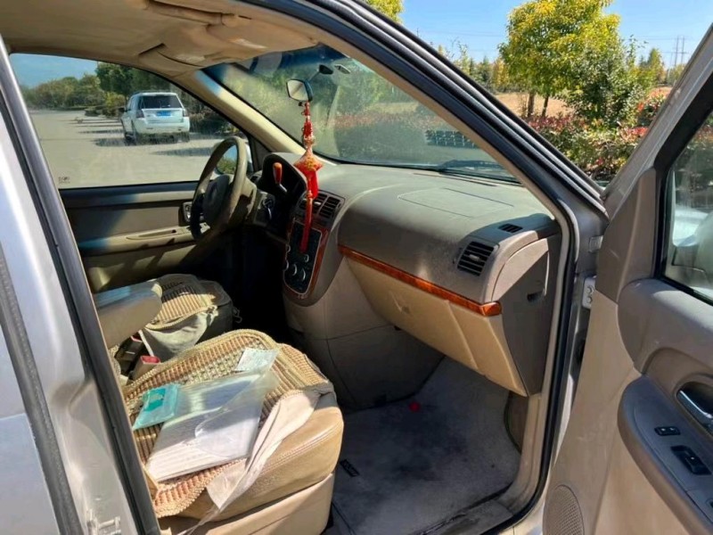 盐城11年别克GL89