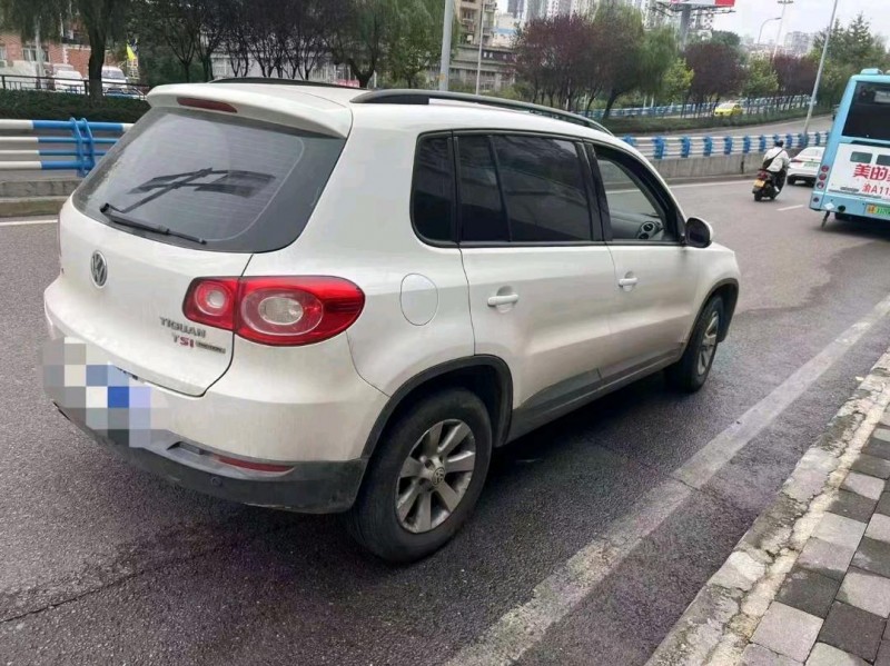 重庆11年大众途观5