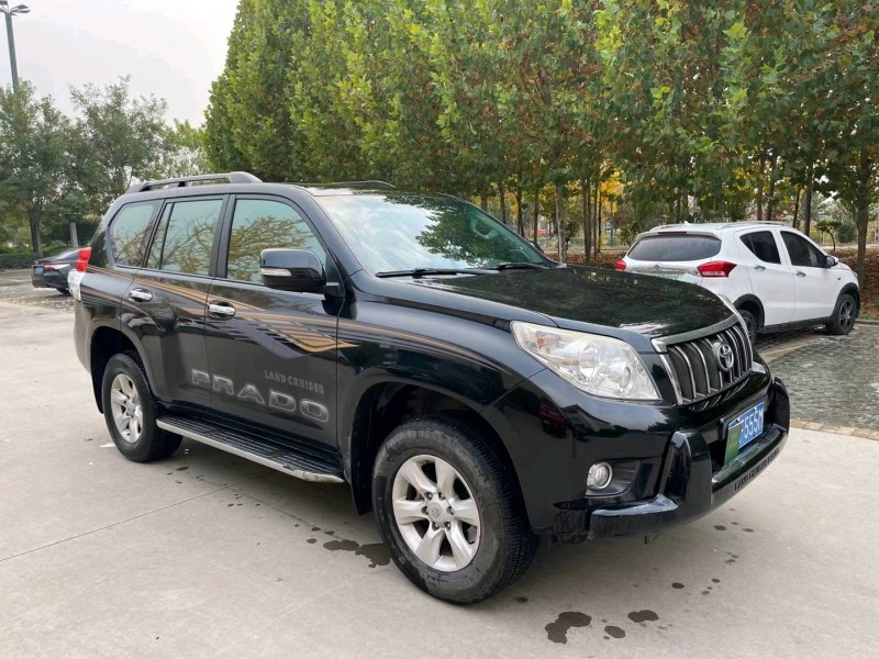 济宁12年丰田普拉多3