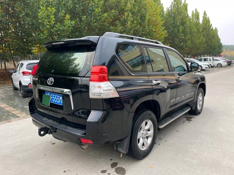 济宁12年丰田普拉多5