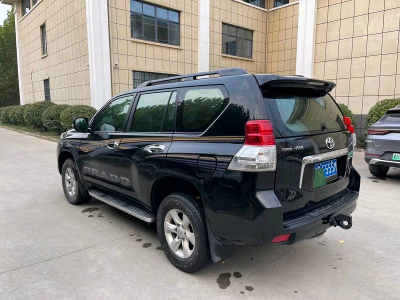 济宁12年丰田普拉多6