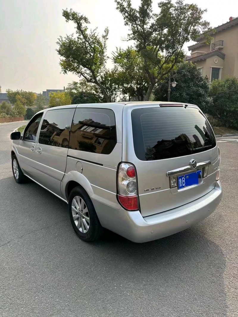 青岛15年别克GL85