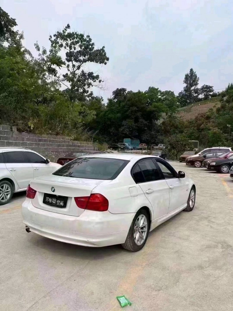 重庆11年宝马3系4