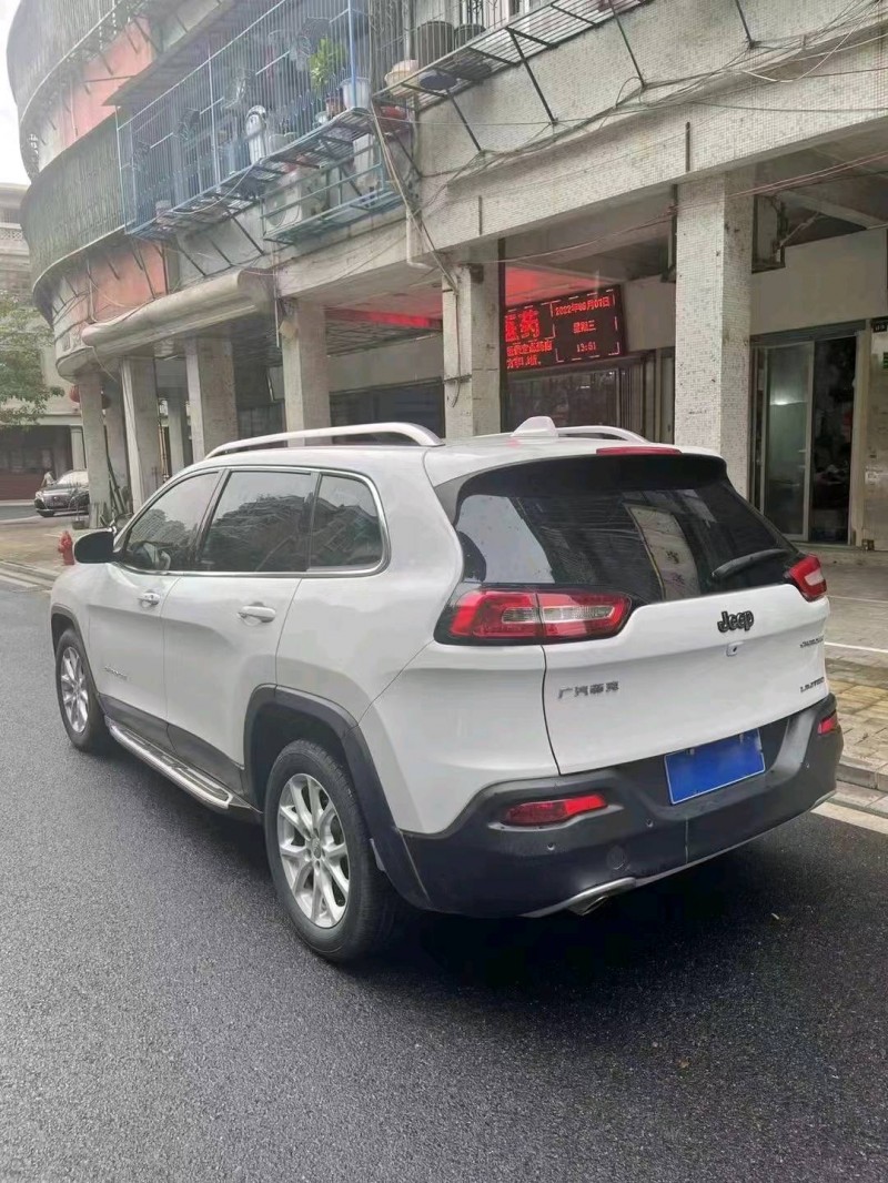 珠海18年Jeep自由光4