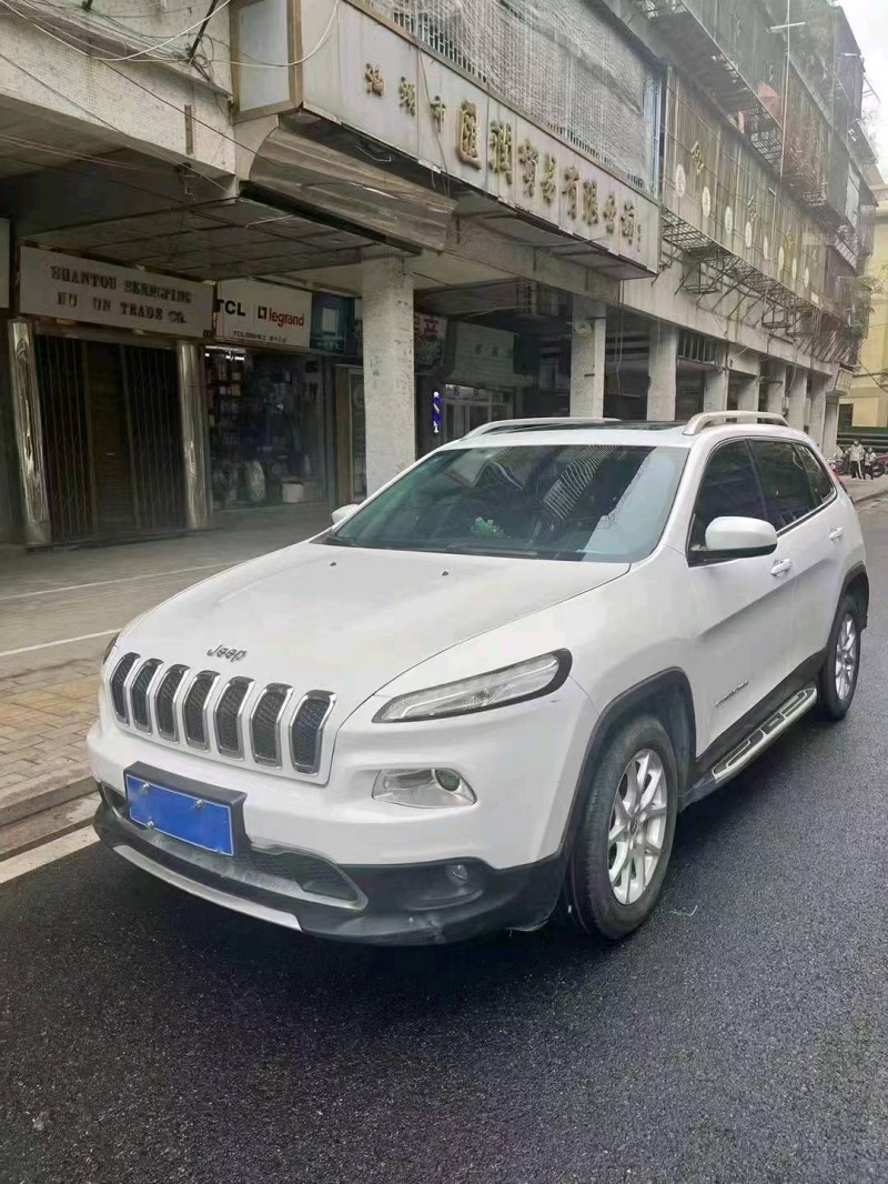 珠海18年Jeep自由光9