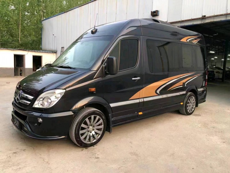 济宁14年奔驰斯宾特3