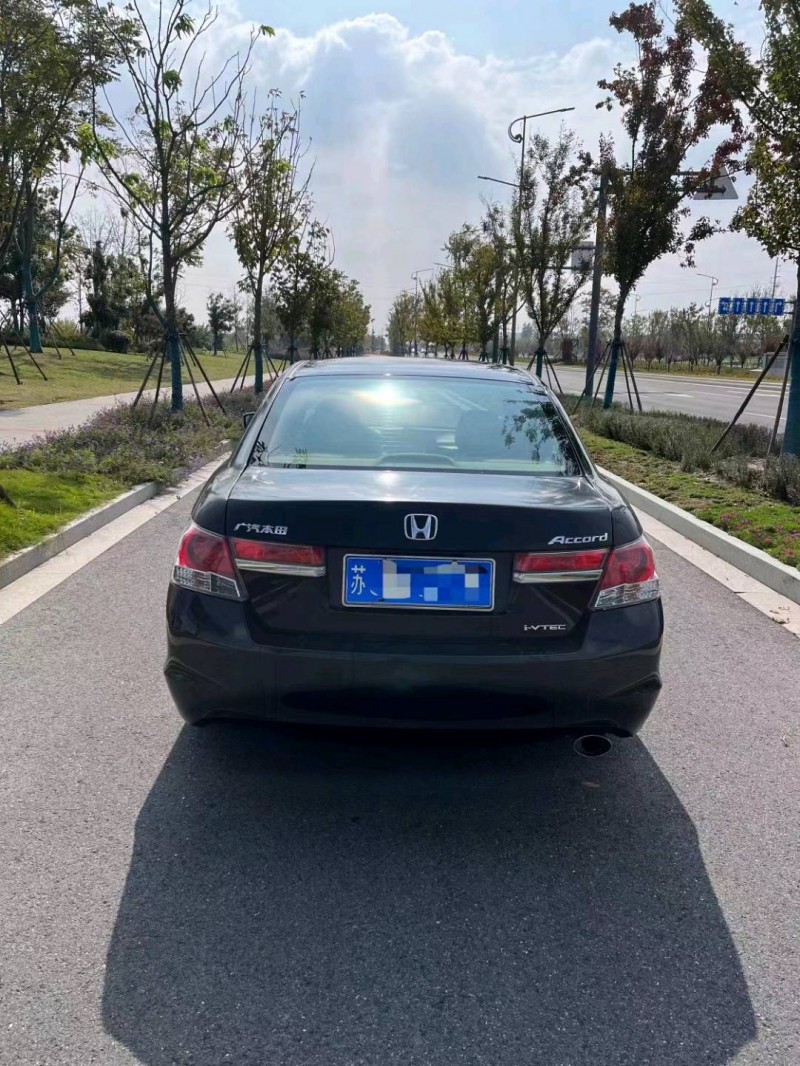 盐城11年本田雅阁4