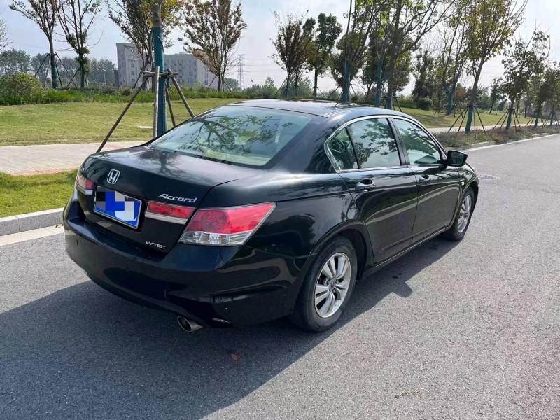 盐城11年本田雅阁5