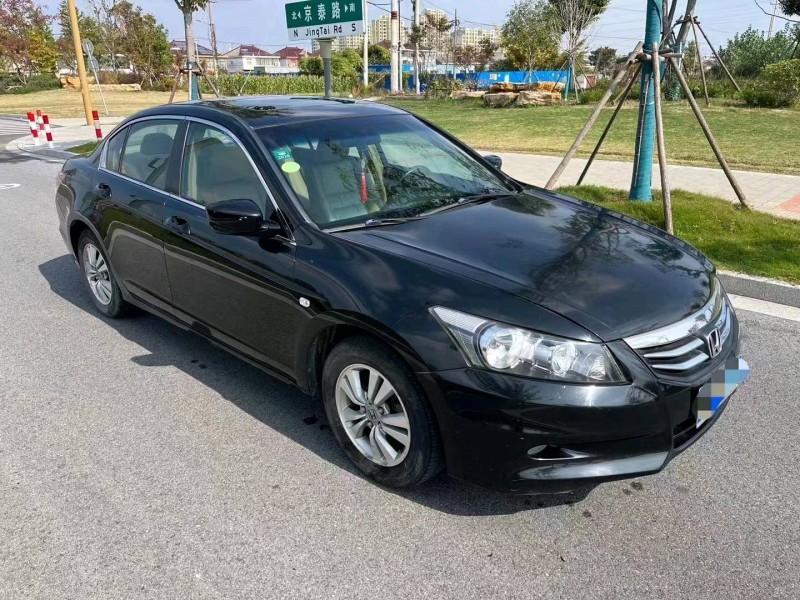 邢台11年本田雅阁7