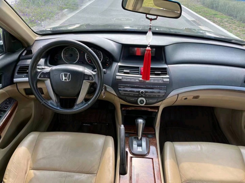 邢台11年本田雅阁4