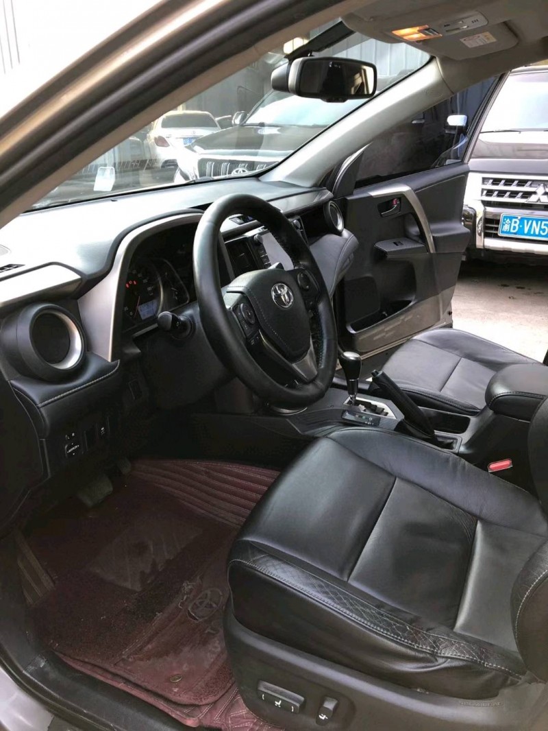 沈阳14年丰田RAV4荣放9