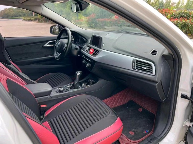 盐城17年宝马1系9