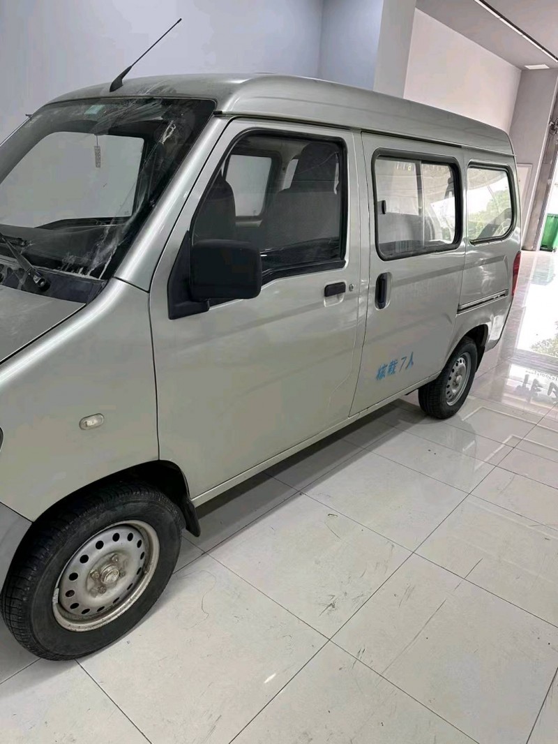 济南14年五菱汽车之光2