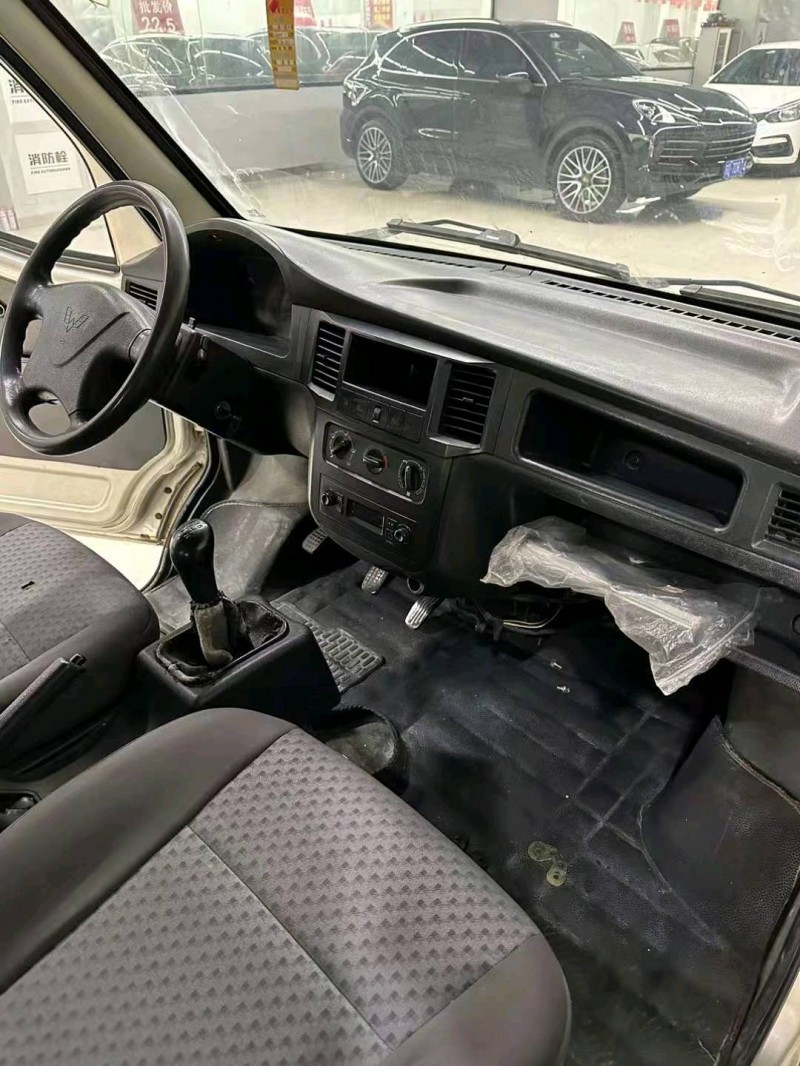 济南14年五菱汽车之光4