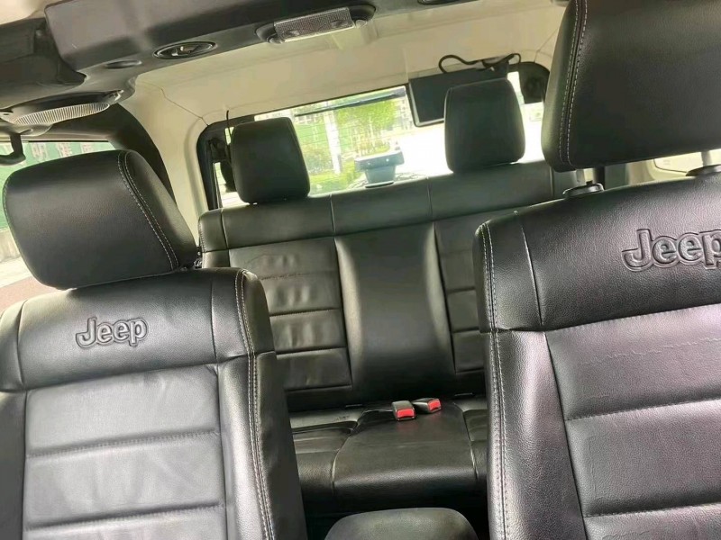 宜昌13年Jeep牧馬人8