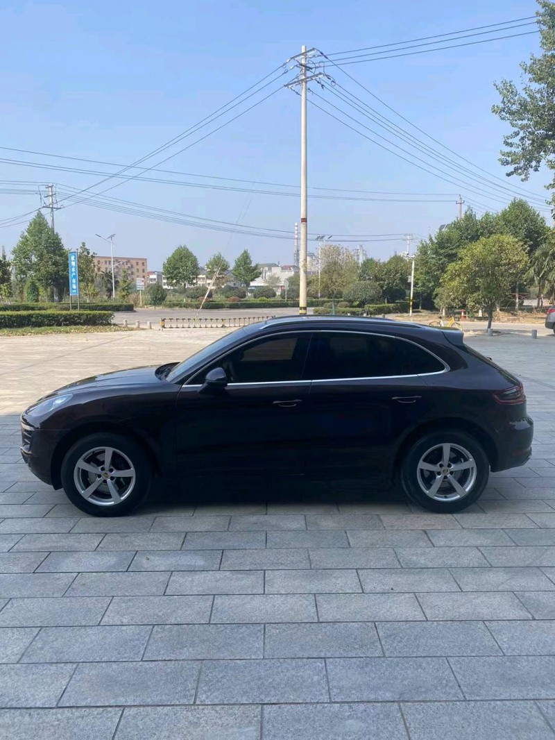 枣庄15年保时捷Macan7