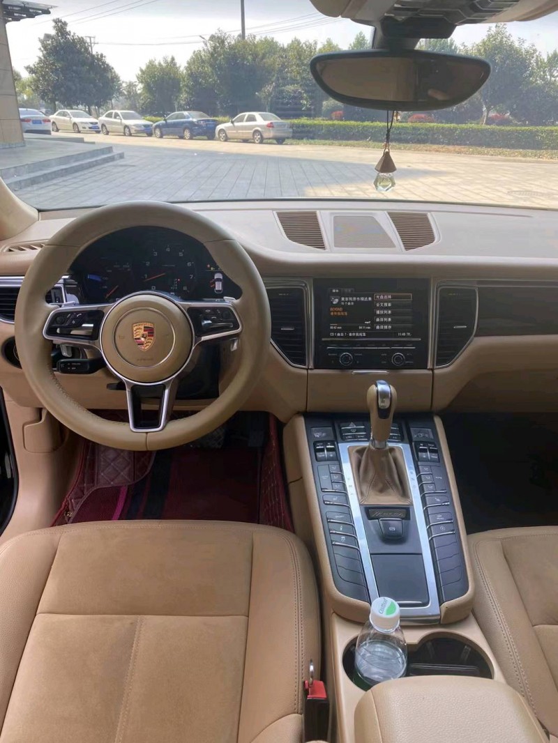 枣庄15年保时捷Macan5
